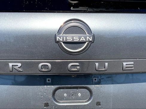 Used 2025 Nissan Rogue S image 22