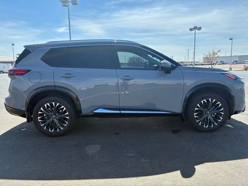 Certified 2024 Nissan Rogue Platinum w/ Platinum Premium Package image 7