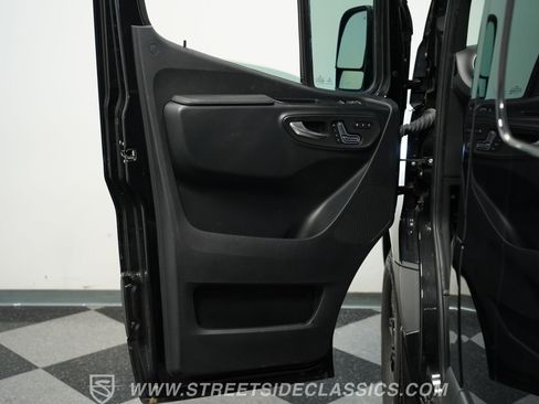 Used 2022 Mercedes-Benz Sprinter 2500 image 34