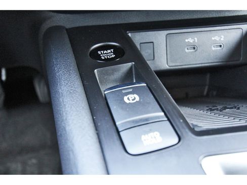 Certified 2025 Nissan Kicks SV image 27