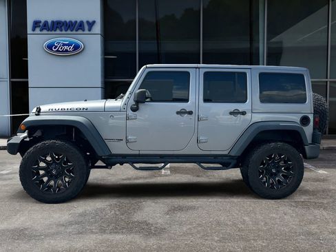 Used 2018 Jeep Wrangler Unlimited Rubicon w/ Cold Weather Group AWD/4WD image 7