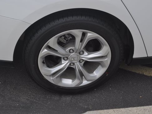 Certified 2023 Honda Accord LX image 9