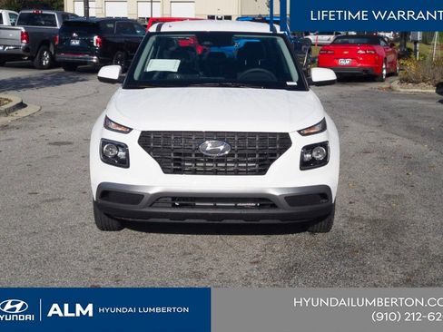 New 2026 Hyundai Venue SE FWD image 3