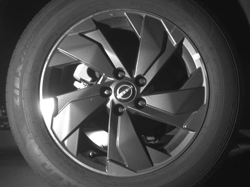 Used 2025 Nissan Rogue SV FWD image 15