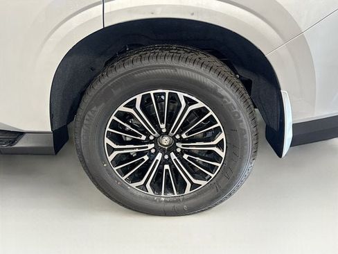 New 2026 Nissan Armada SL w/ Captain's Chari Seat Package AWD/4WD image 9