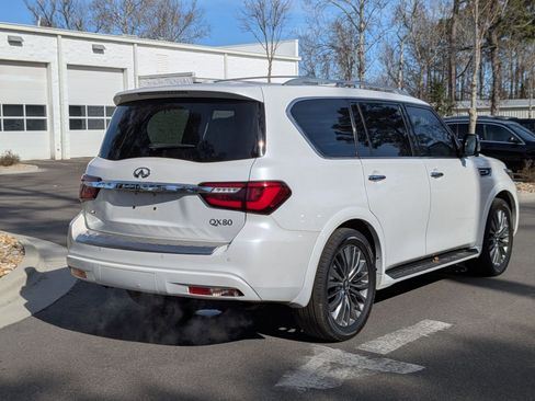 Used 2021 INFINITI QX80 Sensory w/ All-Season Package image 3