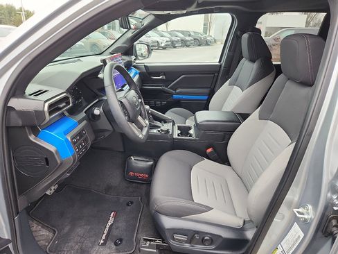 Used 2024 Toyota Tacoma TRD Sport w/ TRD Sport Upgrade Package image 14