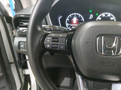 Used 2023 Honda Pilot Touring image 18