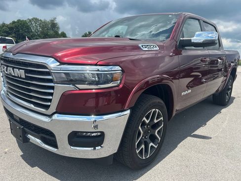 Used 2025 RAM 1500 Laramie AWD/4WD image 7