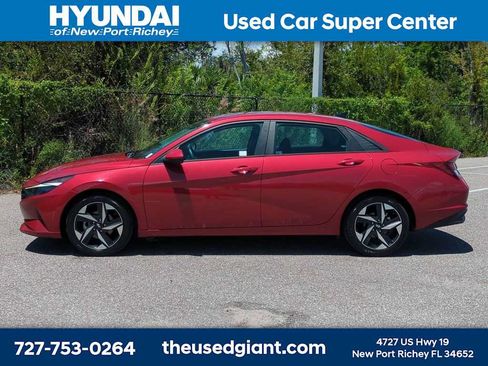 Certified 2023 Hyundai Elantra SEL w/ Convenience Package FWD image 2