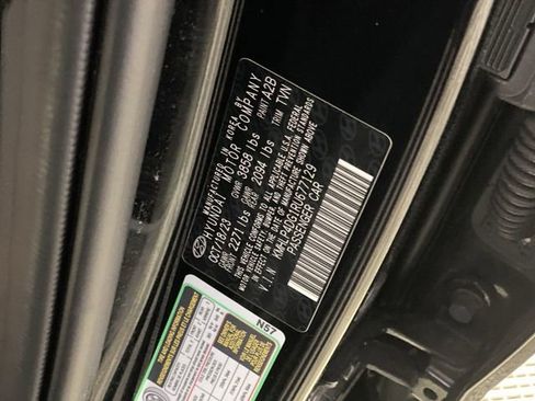 Used 2024 Hyundai Elantra Limited image 20