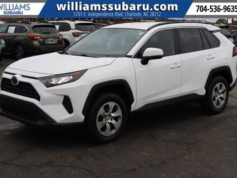 Used 2021 Toyota RAV4 LE image 4