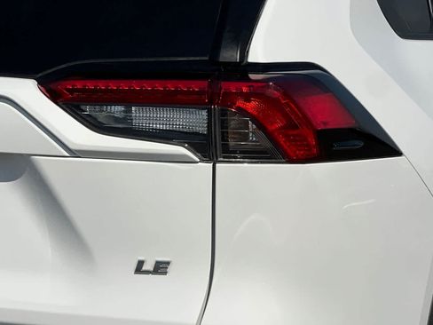 Certified 2021 Toyota RAV4 LE FWD image 30