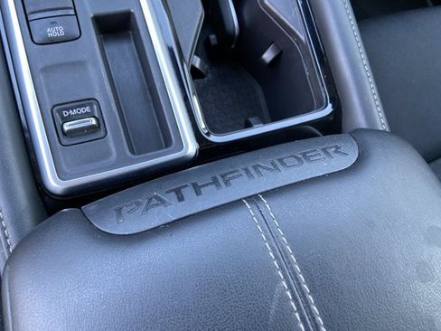 Used 2024 Nissan Pathfinder SV FWD image 42