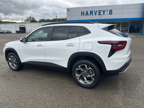 New 2026 Chevrolet Trax LT w/ Driver Confidence Package image 5