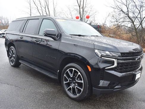 Certified 2022 Chevrolet Suburban RST w/ Sport Performance Package image 10