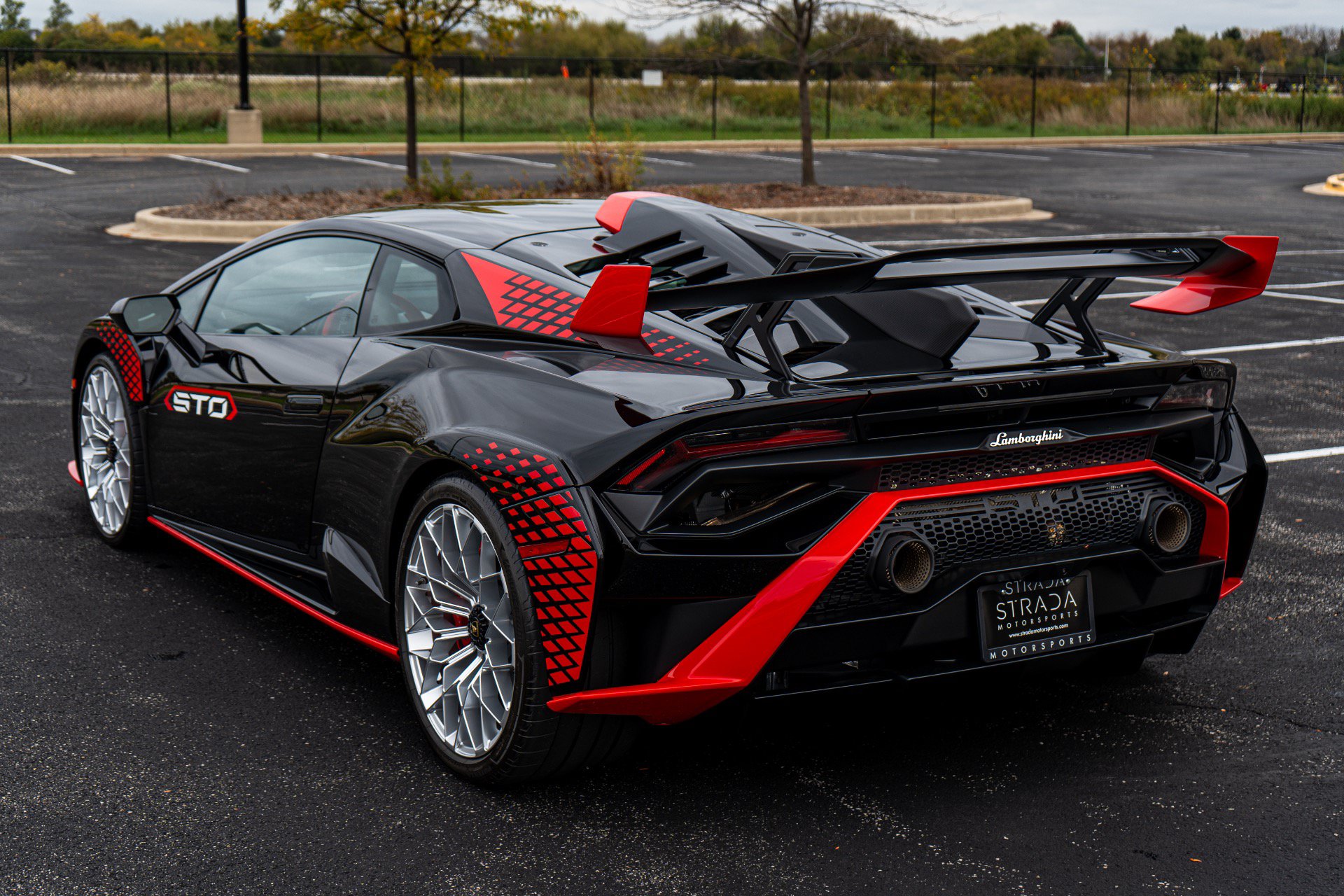 Used 2023 Lamborghini Huracan STO RWD image 7