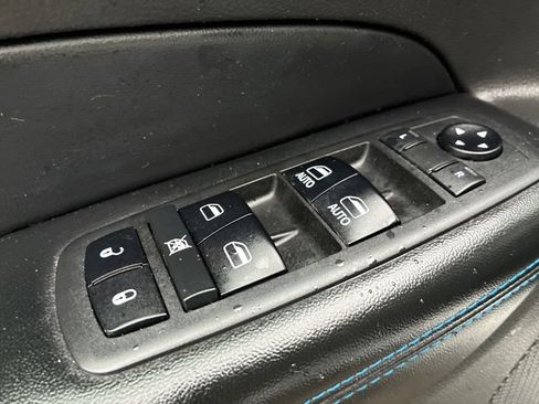 Used 2018 Jeep Grand Cherokee Laredo image 12