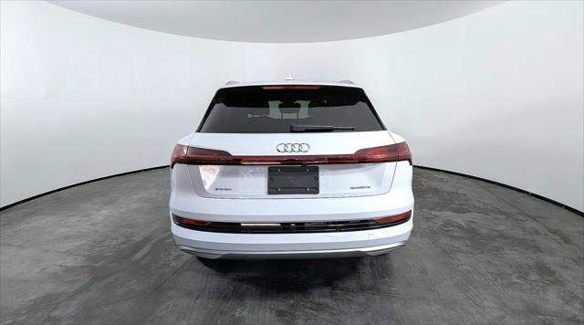 Used 2023 Audi e-tron Premium AWD/4WD image 5