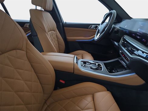 Used 2024 BMW X5 xDrive50e w/ Premium Package image 11