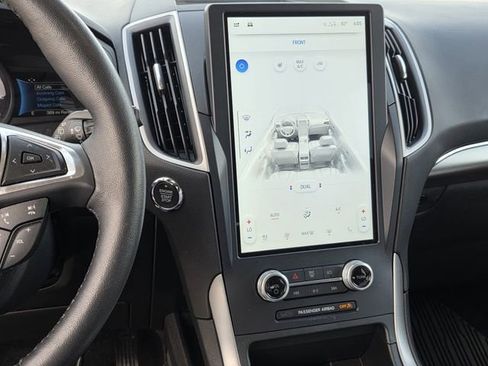 Used 2022 Ford Edge SEL w/ Convenience Package image 9