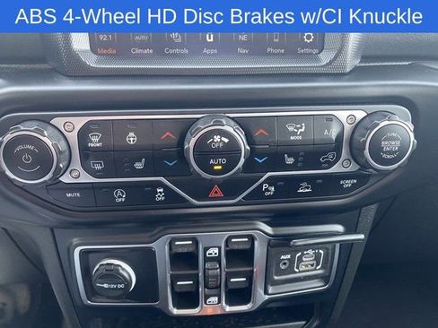 Used 2023 Jeep Gladiator Overland AWD/4WD image 27