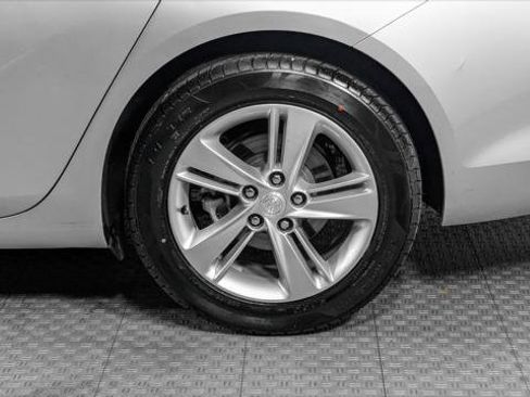 Used 2018 Buick Regal Preferred image 35