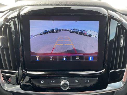 Used 2023 Chevrolet Traverse LT w/ LT Premium Package AWD/4WD image 14