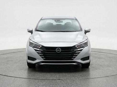 Used 2025 Nissan Versa SV image 2