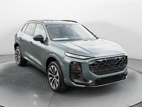 New 2026 Audi Q3 quattro 2.0T AWD/4WD image 1
