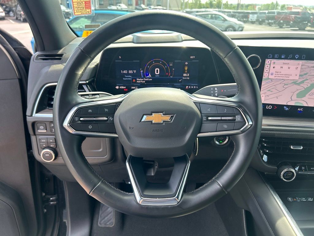 Used 2025 Chevrolet Suburban LT AWD/4WD image 20
