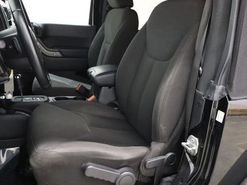 Used 2017 Jeep Wrangler Sport image 8