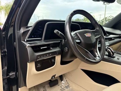 Used 2023 Cadillac Escalade ESV Premium Luxury AWD/4WD image 22