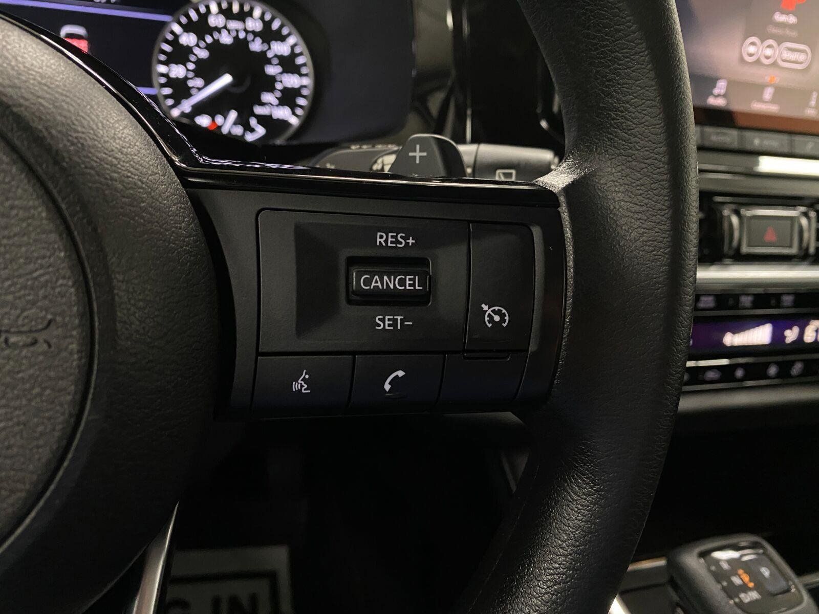 Used 2022 Nissan Pathfinder S AWD/4WD image 16