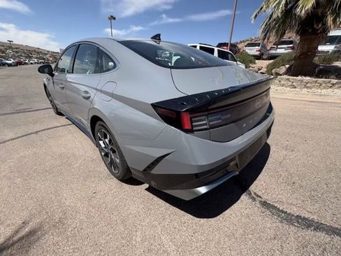 Used 2024 Hyundai Sonata SEL FWD image 3