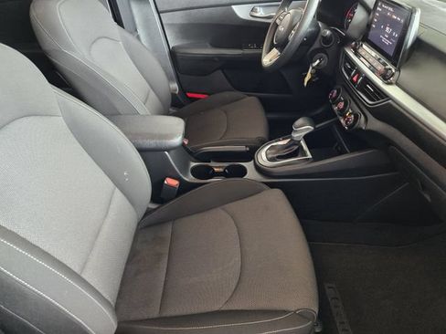 Used 2024 Kia Forte LXS FWD image 16