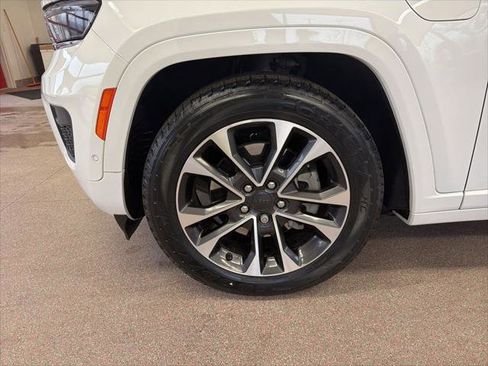 Certified 2023 Jeep Grand Cherokee Overland image 4