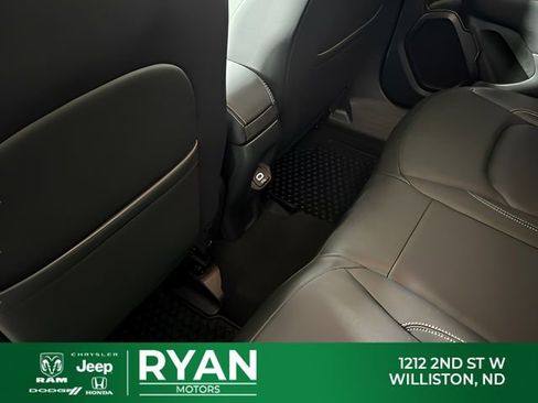 Used 2023 Jeep Renegade Limited AWD/4WD image 29