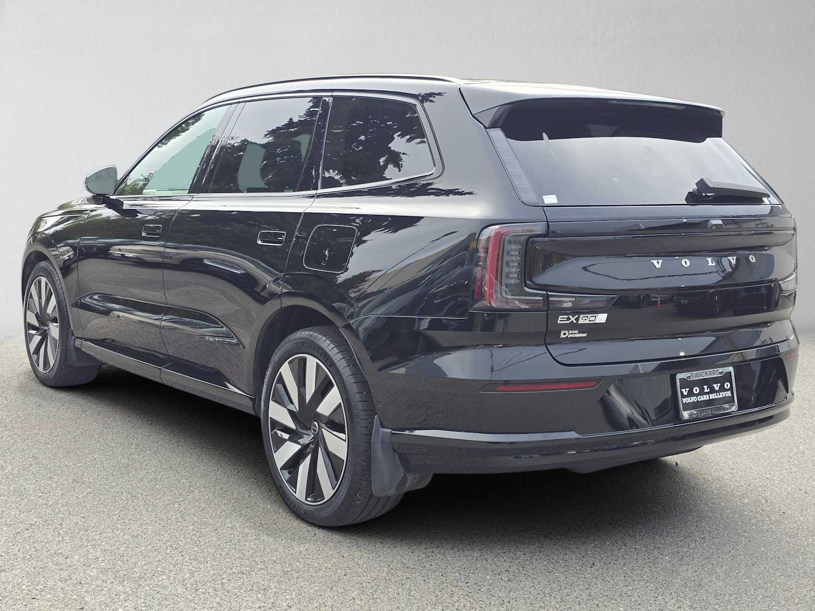 Certified 2025 Volvo EX90 Ultra AWD/4WD image 6