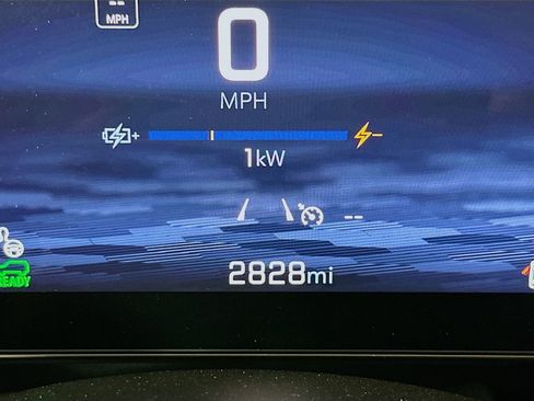 Used 2025 Chevrolet Equinox EV LT w/ Comfort Package image 19