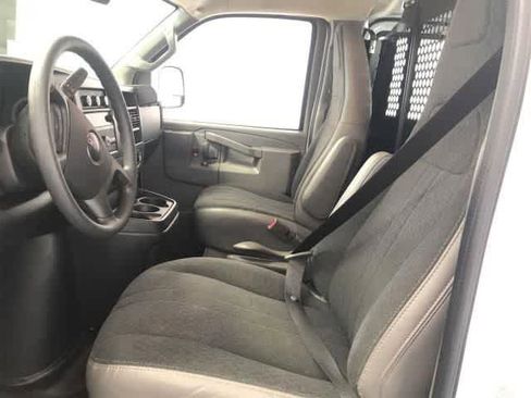 Used 2024 GMC Savana 2500 w/ Driver Convenience Package image 5