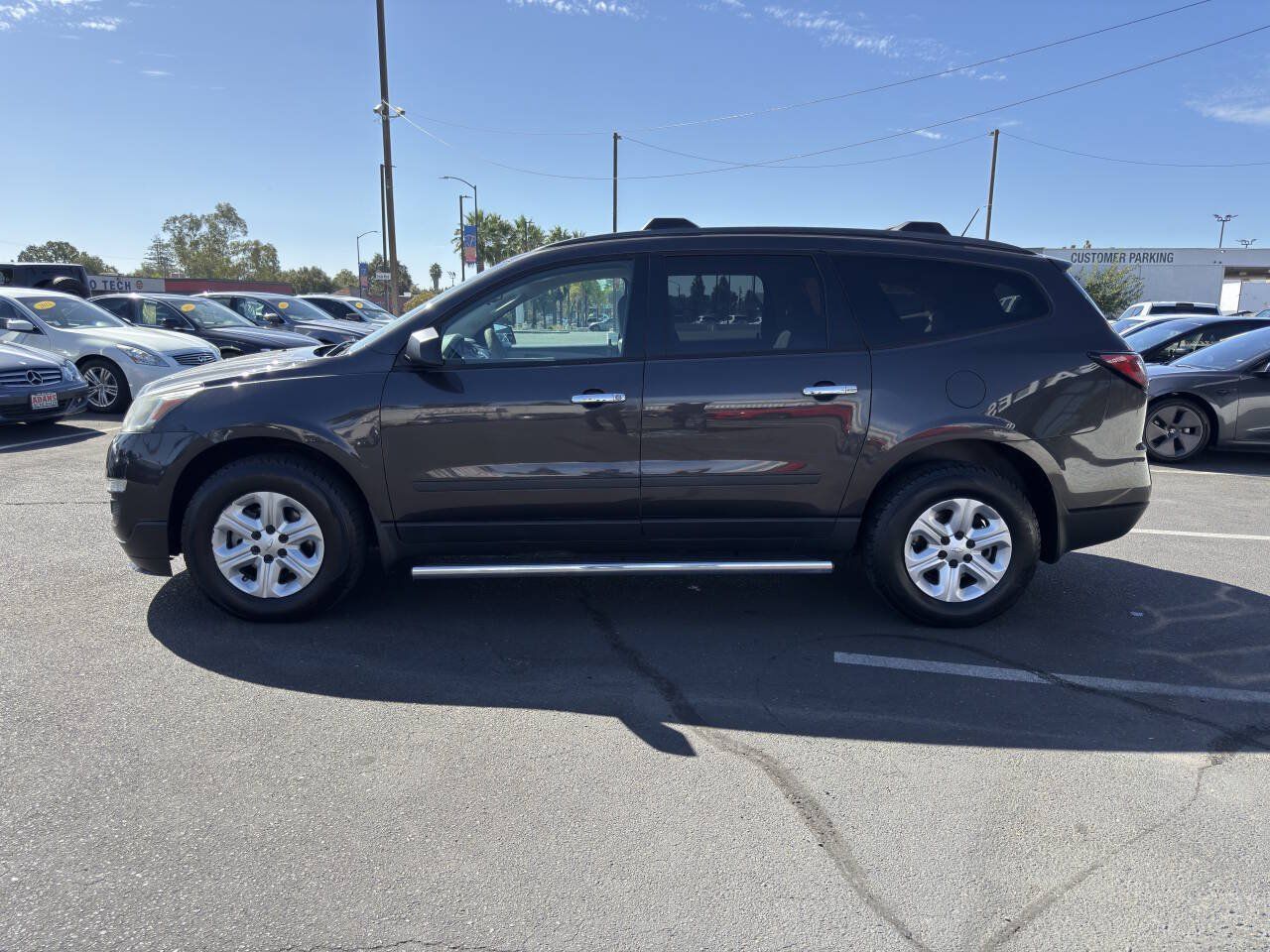 Used 2016 Chevrolet Traverse LS w/ LPO, 'HIT The Road' Package FWD image 6
