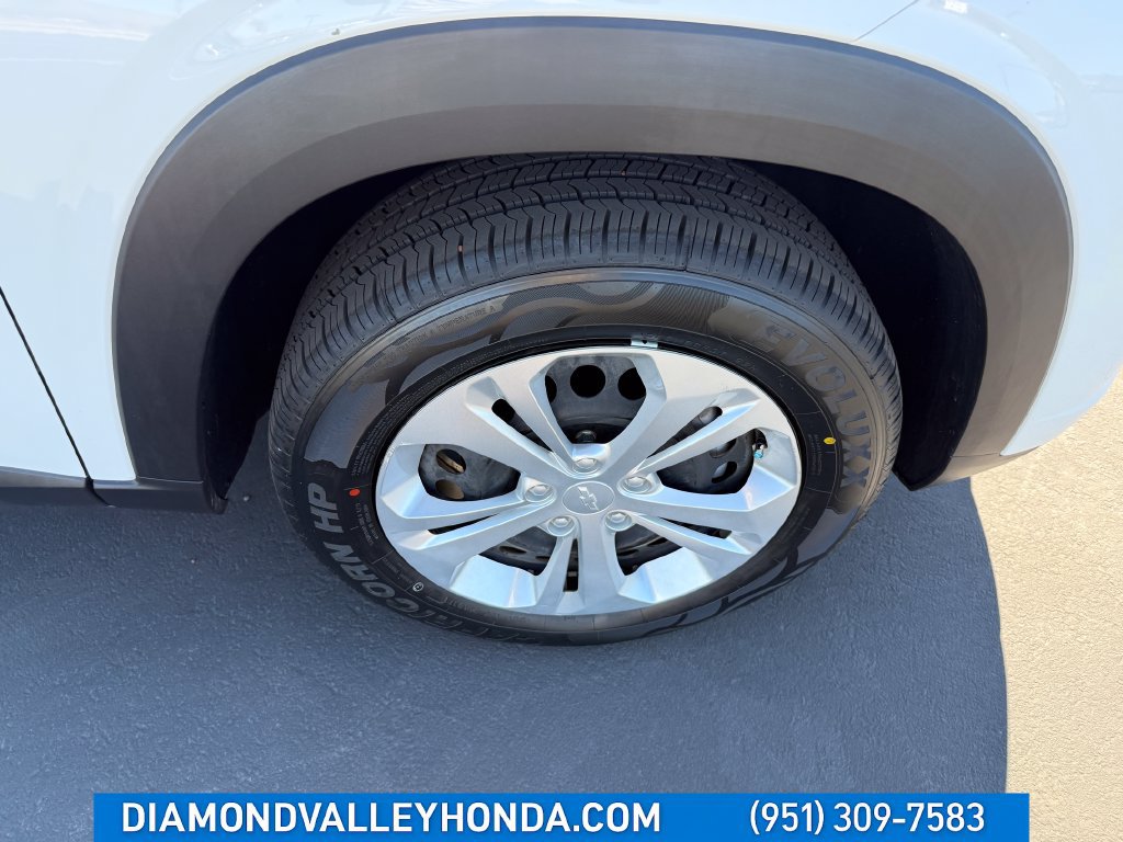 Used 2025 Chevrolet Trax LS FWD image 26