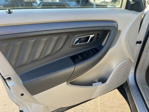 Used 2011 Ford Taurus SE image 16