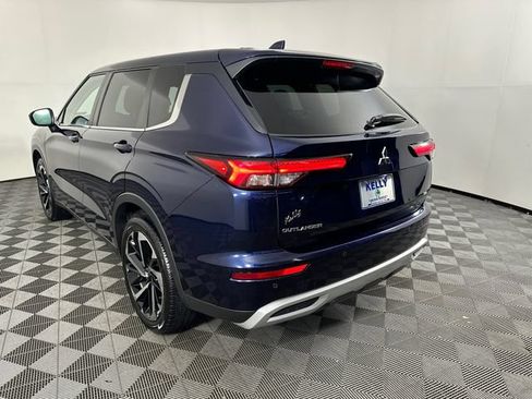 Used 2022 Mitsubishi Outlander SE FWD image 2
