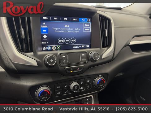 Used 2022 GMC Terrain SLT w/ Infotainment Package II FWD image 31
