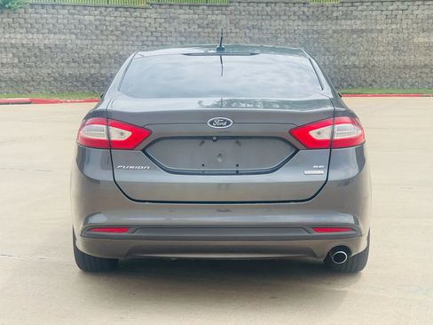 Used 2015 Ford Fusion SE w/ Equipment Group 202A image 6