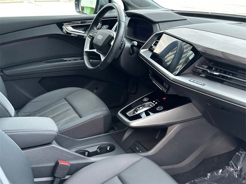 Used 2022 Audi Q4 e-tron Premium Plus w/ Premium Plus image 12