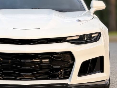 Used 2020 Chevrolet Camaro LT RWD image 15