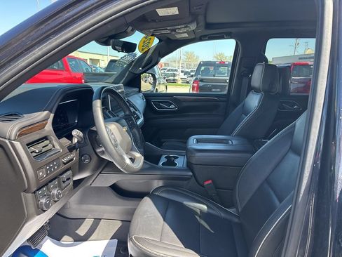 Used 2024 Chevrolet Tahoe Premier w/ Premium Package AWD/4WD image 17